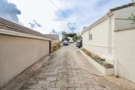 Brean**Absolutely Stunning**Ideal for Dual Occupancy**1 Minute to Beach**, Image 32