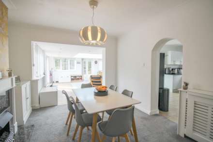 Brean**Absolutely Stunning**Ideal for Dual Occupancy**1 Minute to Beach**, Image 9