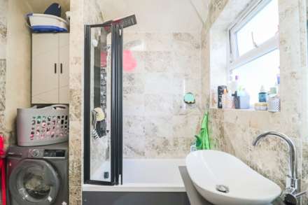 Brighton Road, South Ward - Modern Maisonette Flat, Image 13