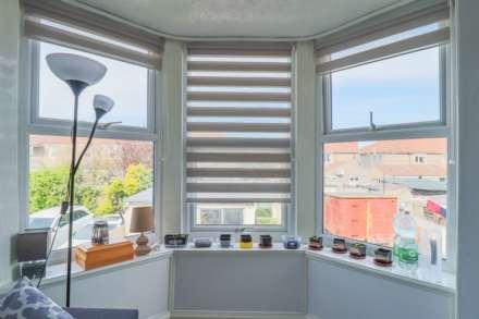 Brighton Road, South Ward - Modern Maisonette Flat, Image 3