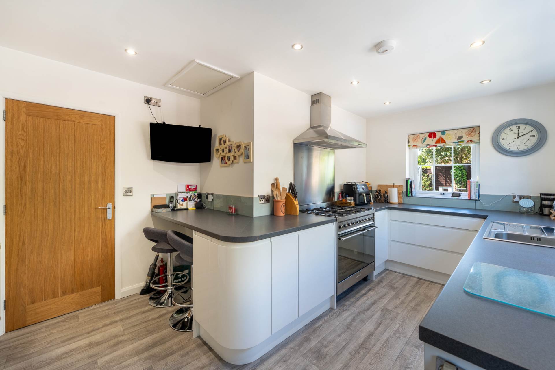 Bristol Road Lower, Stunningly Presented Detached Bungalow, Image 10