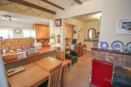 Totterdown Road**South Ward**3 Bedrooms**, Image 2