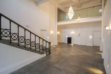 Boulevard**Beautifully Presented**, Image 2