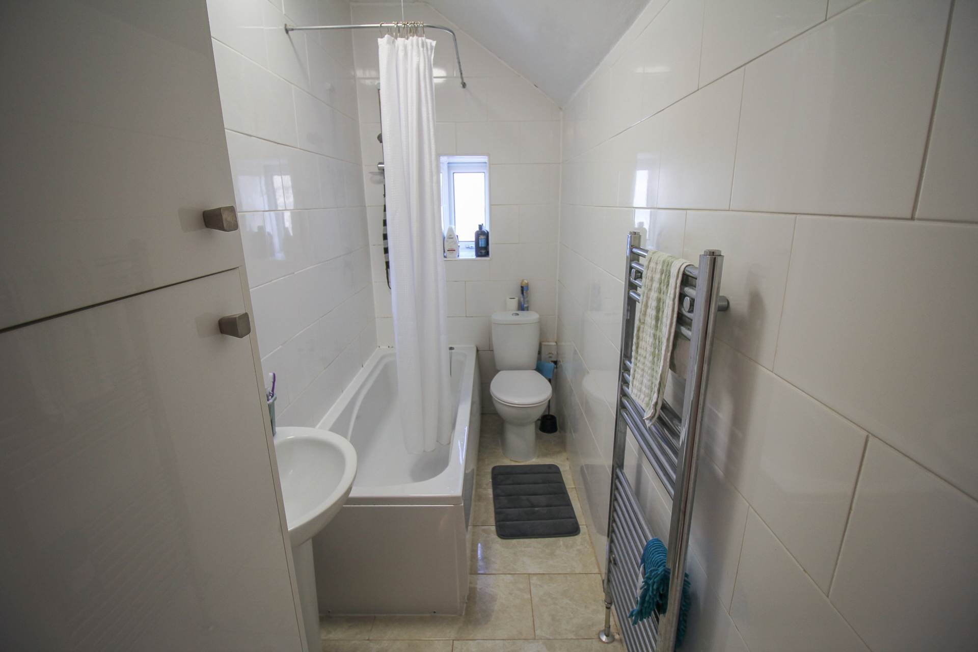 Shrubbery Terrace**Superb Hillside Location**, Image 11