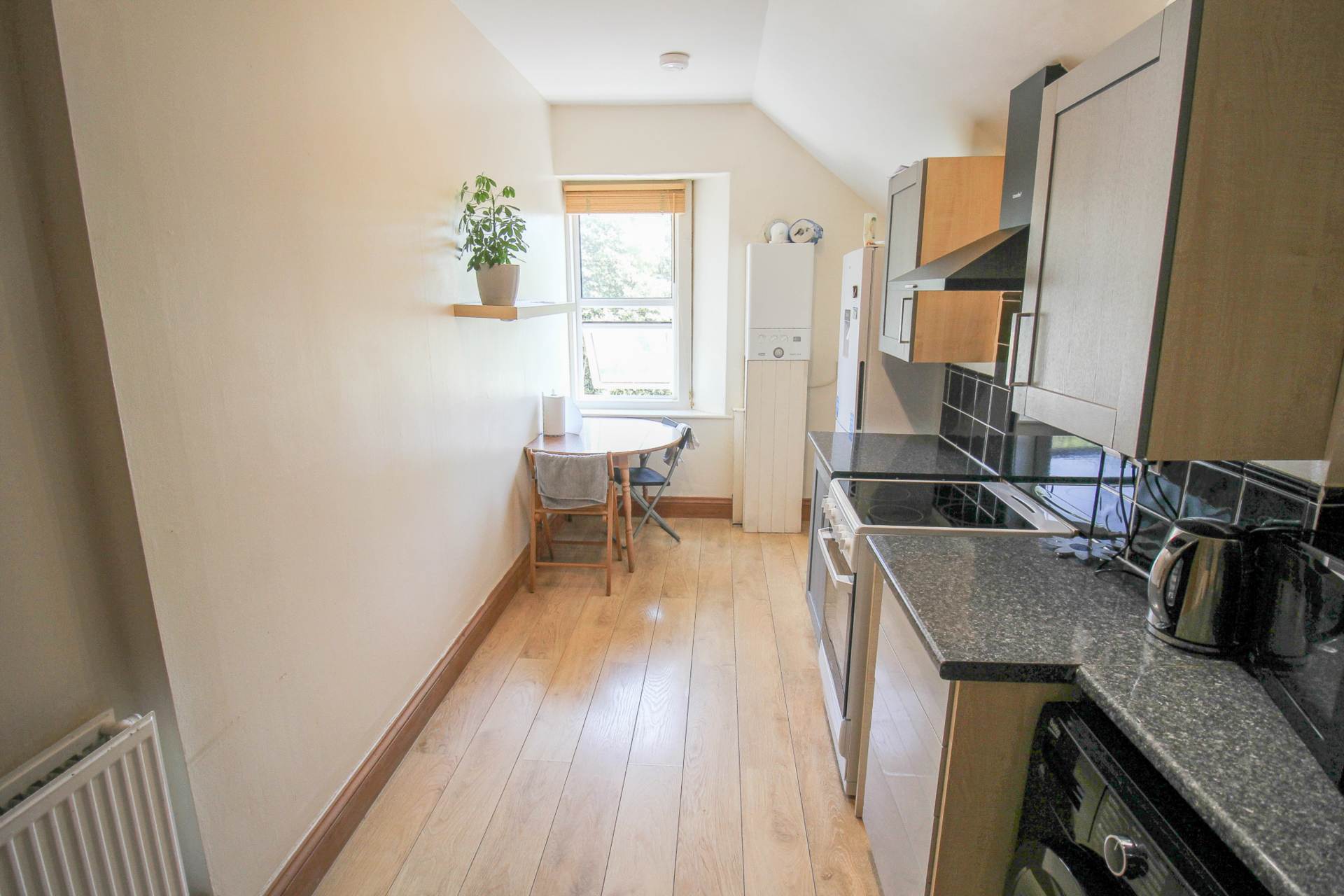 Shrubbery Terrace**Superb Hillside Location**, Image 3