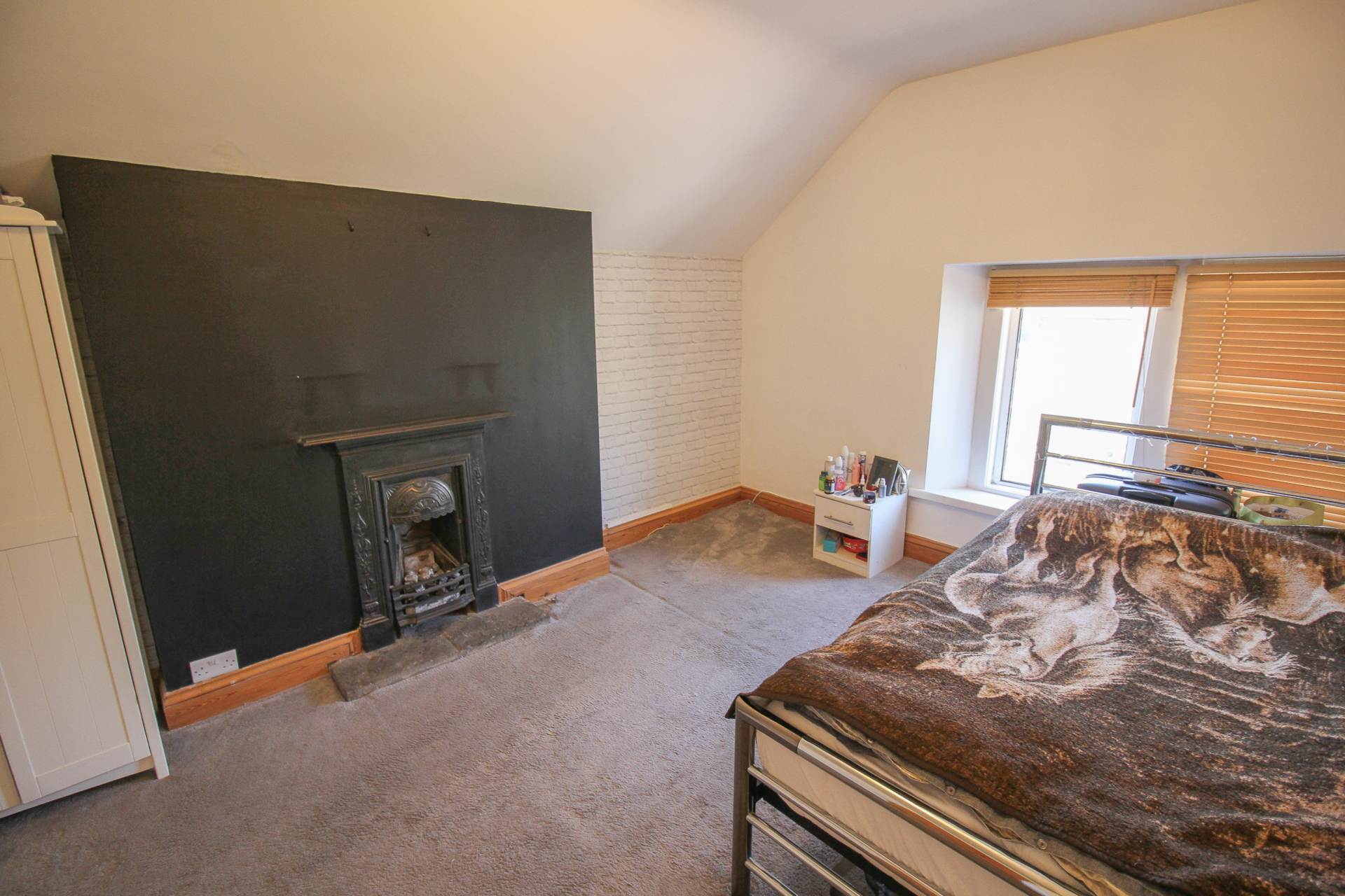 Shrubbery Terrace**Superb Hillside Location**, Image 7