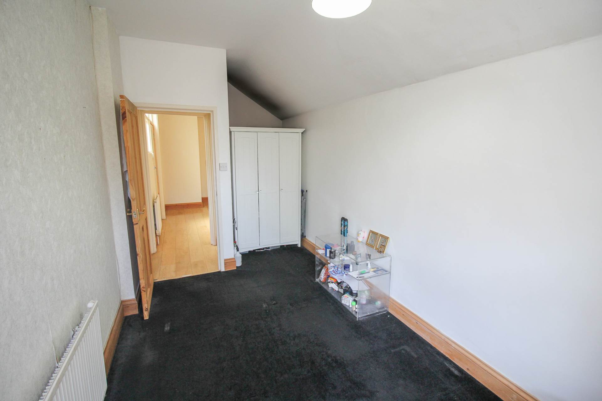 Shrubbery Terrace**Superb Hillside Location**, Image 9