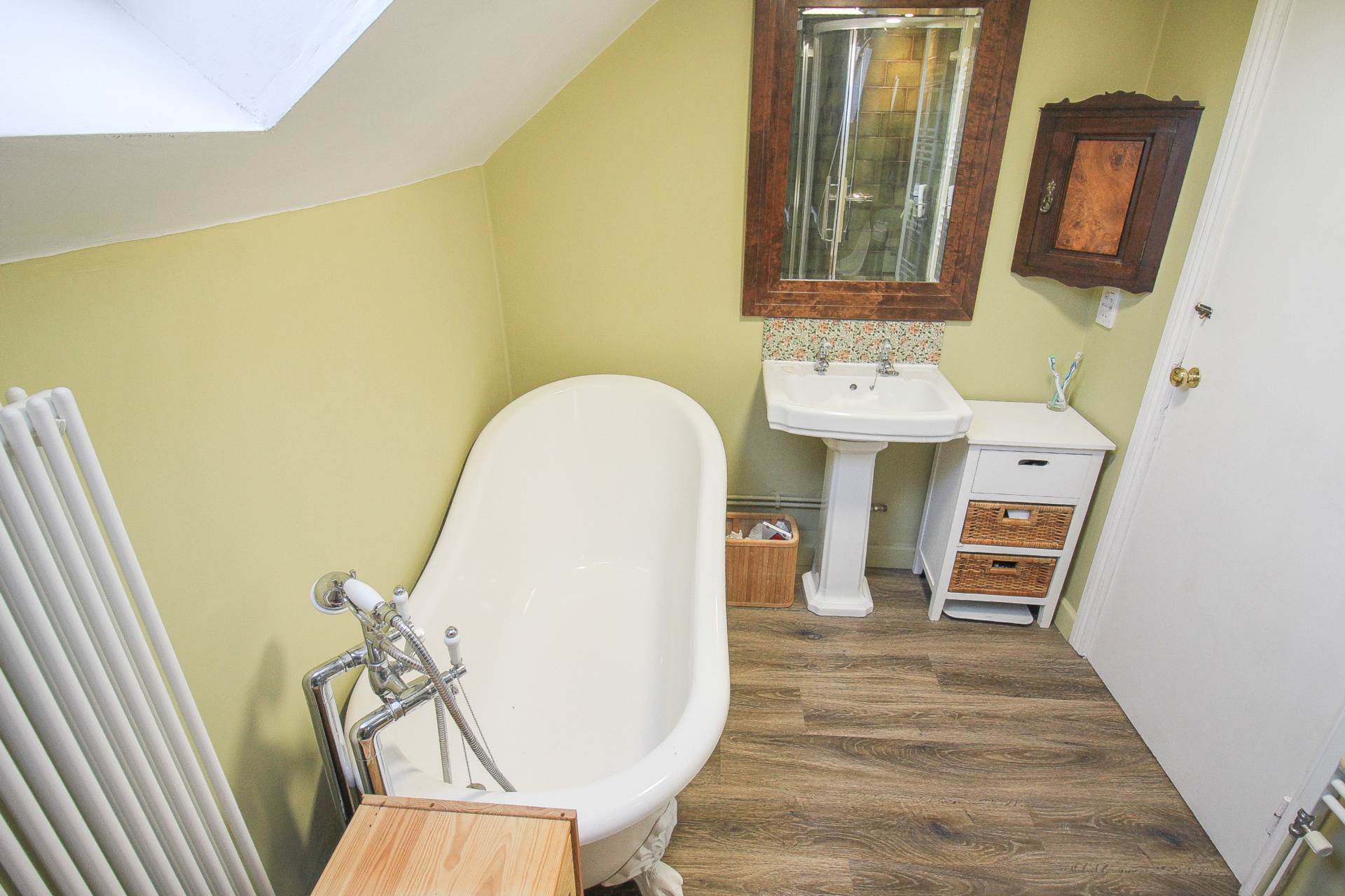 **Cheddar**Wonderful Period Features**Short Level Walk to Village Centre**, Image 20