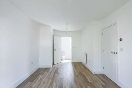 Cranwell Road, Locking Parklands, Image 6