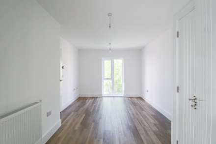 Cranwell Road, Locking Parklands, Image 9