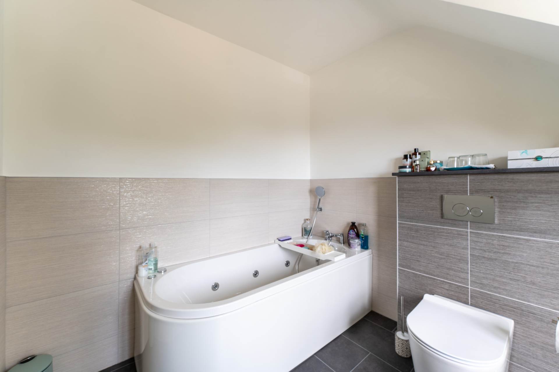 Bleadon Hill, Commanding Detached Home - Prime Location, Image 25