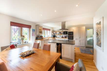 Bleadon Hill, Commanding Detached Home - Prime Location, Image 7