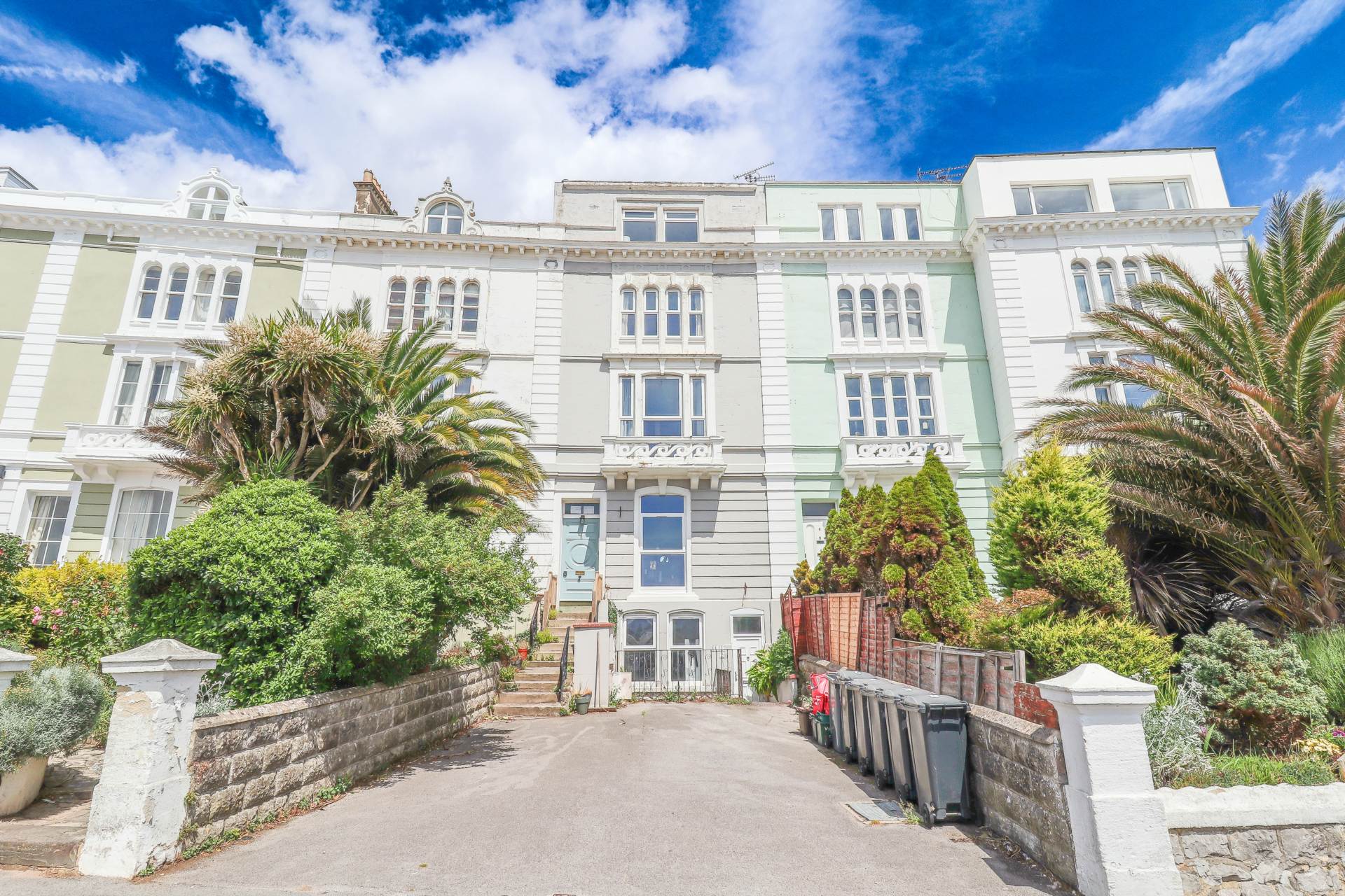 Birnbeck Road, Breathtaking Sea Views - Sea Front Apartment, Image 1