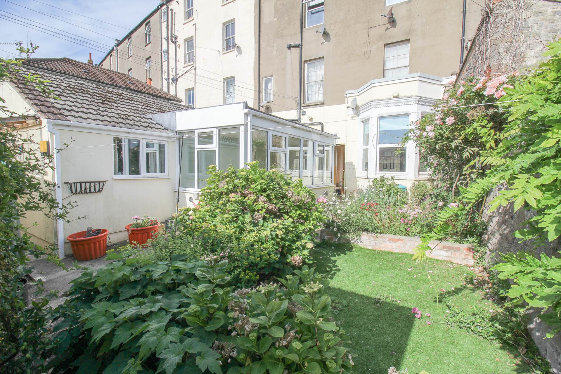 Ellenbrough Crescent*Ground Floor*Garden*Garage*En Suite*, Image 1