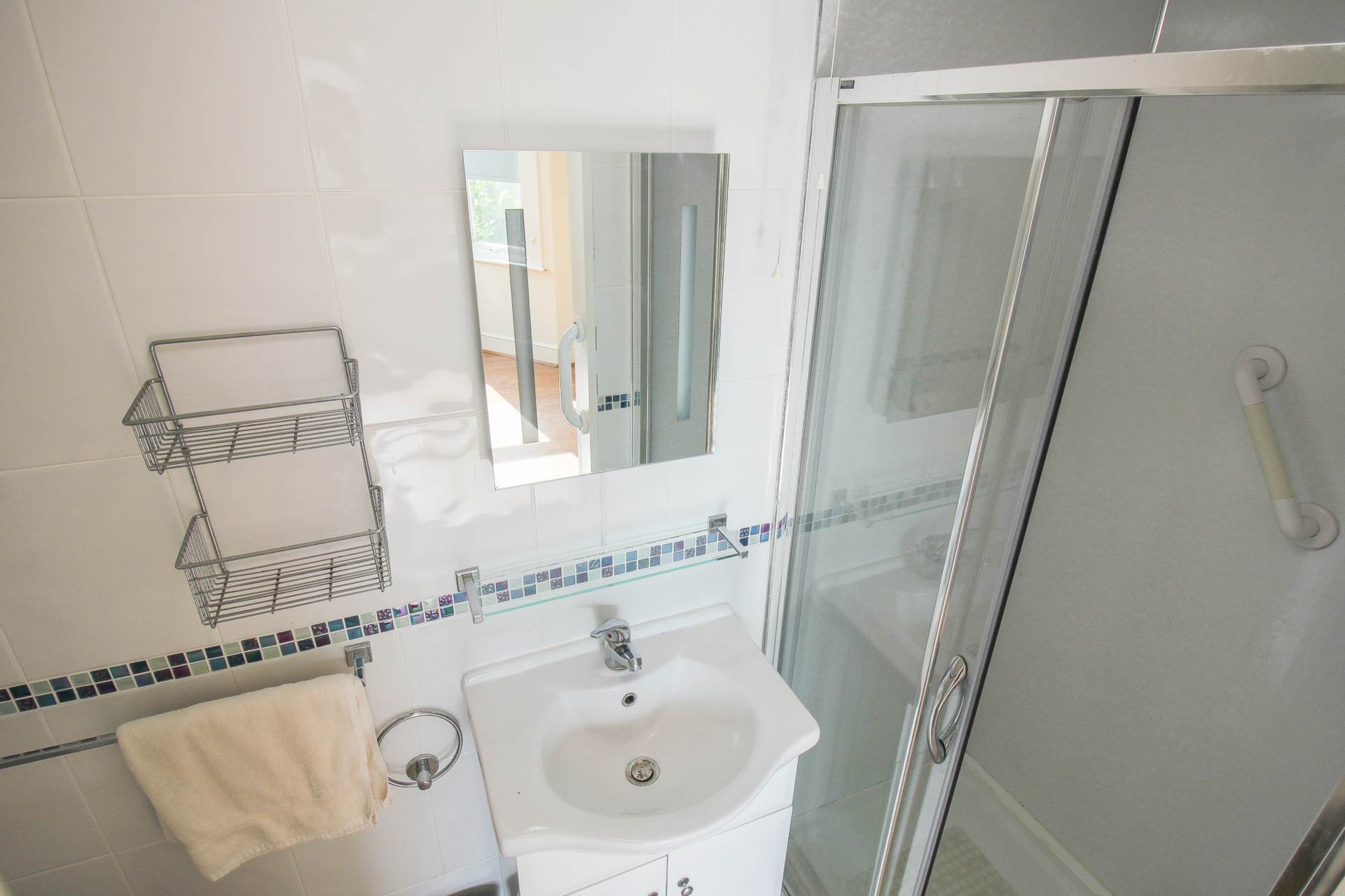 Ellenbrough Crescent*Ground Floor*Garden*Garage*En Suite*, Image 12