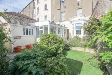 Ellenbrough Crescent*Ground Floor*Garden*Garage*En Suite*