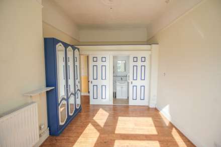 Ellenbrough Crescent*Ground Floor*Garden*Garage*En Suite*, Image 10