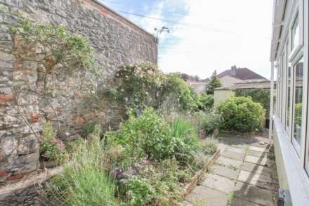 Ellenbrough Crescent*Ground Floor*Garden*Garage*En Suite*, Image 15