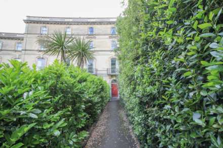 Ellenbrough Crescent*Ground Floor*Garden*Garage*En Suite*, Image 18