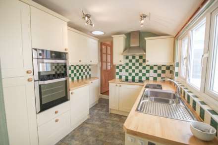 Ellenbrough Crescent*Ground Floor*Garden*Garage*En Suite*, Image 3