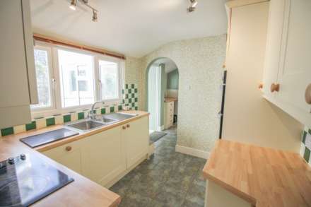 Ellenbrough Crescent*Ground Floor*Garden*Garage*En Suite*, Image 4