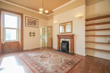 Ellenbrough Crescent*Ground Floor*Garden*Garage*En Suite*, Image 6
