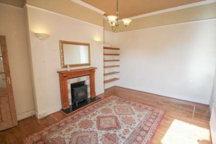 Ellenbrough Crescent*Ground Floor*Garden*Garage*En Suite*, Image 7