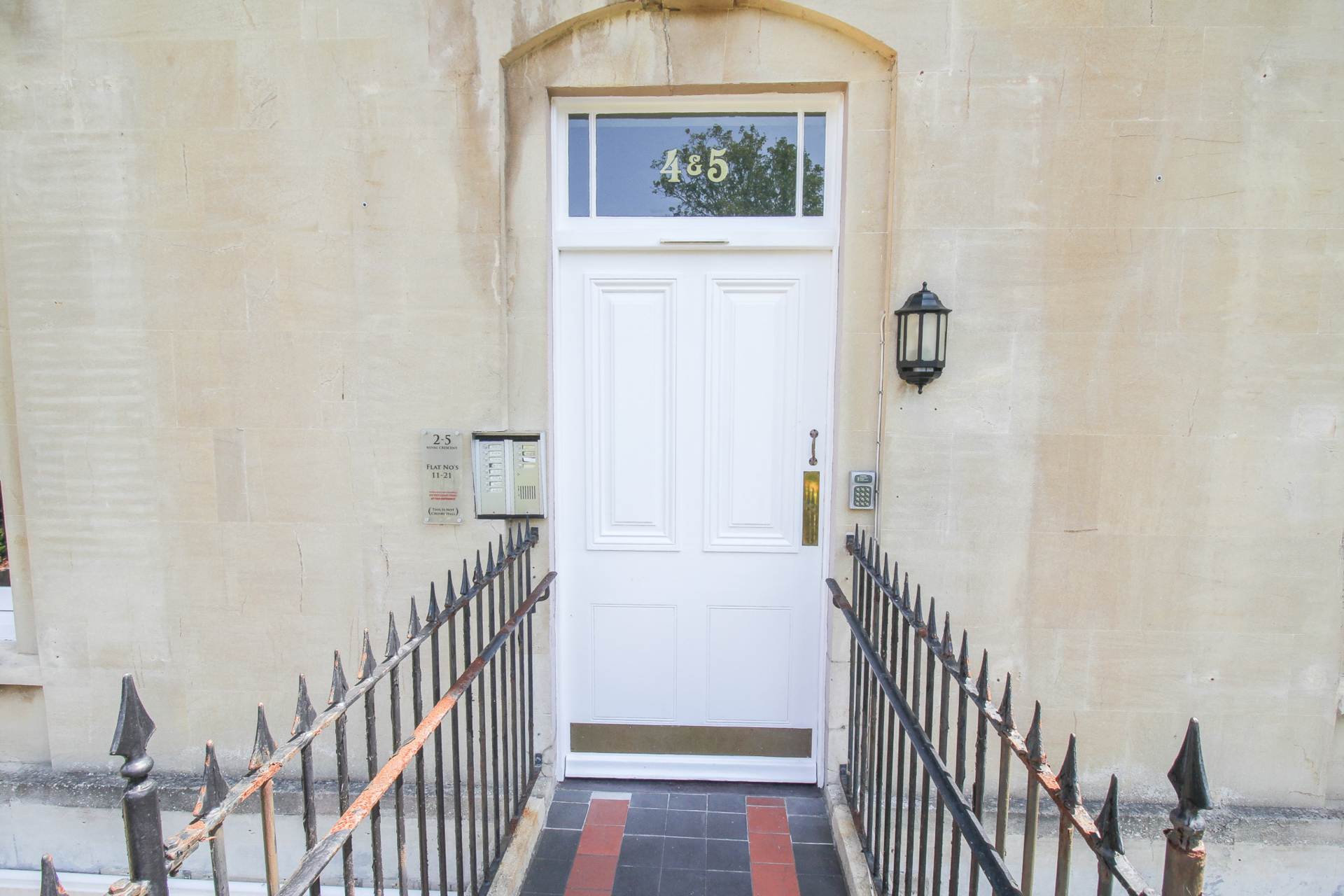 Royal Crescent*Ground Floor Flat*2 Garden Areas*Allocated Parking*, Image 2