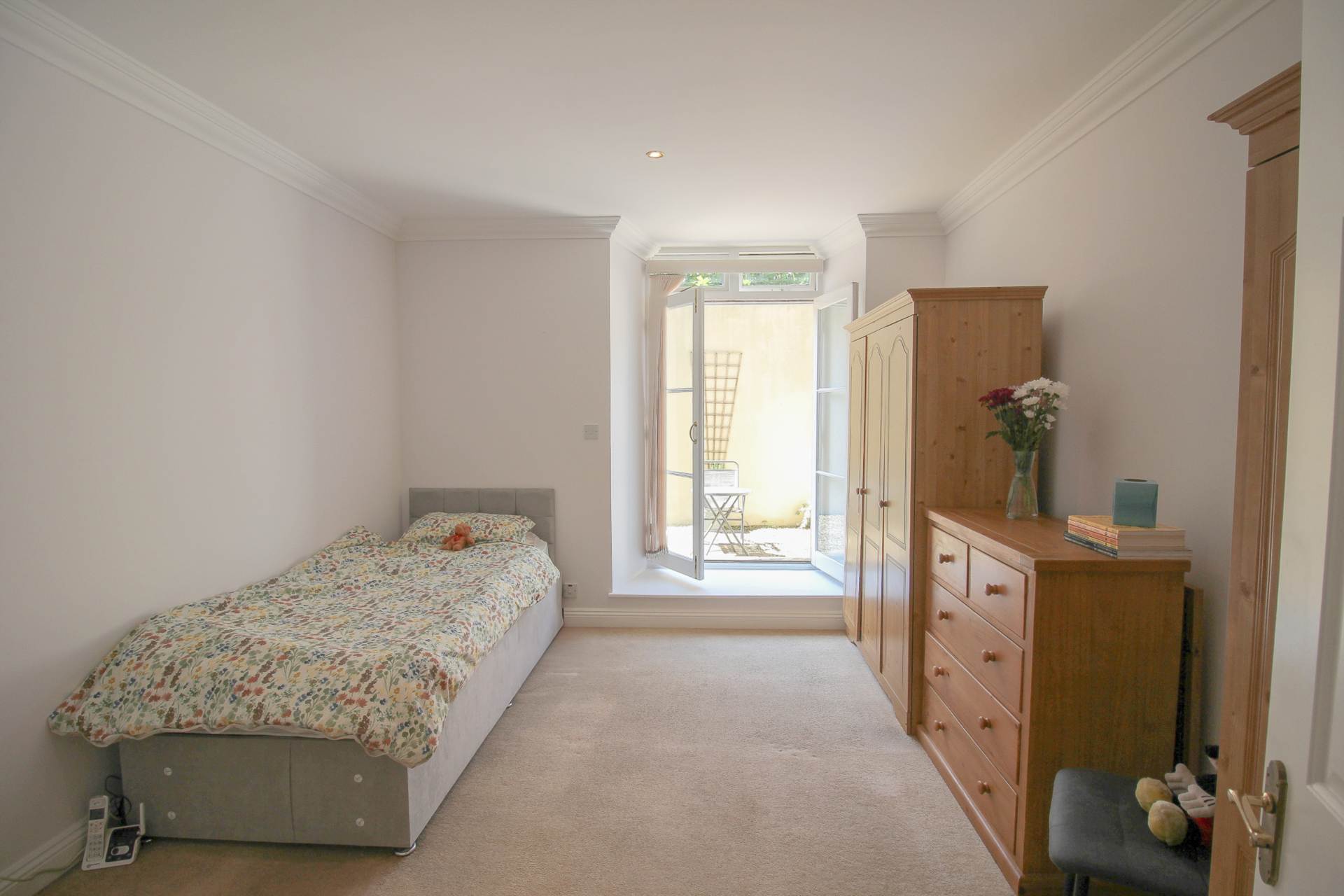 Royal Crescent*Ground Floor Flat*2 Garden Areas*Allocated Parking*, Image 7