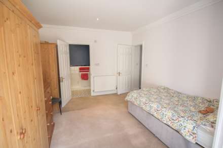 Royal Crescent*Ground Floor Flat*2 Garden Areas*Allocated Parking*, Image 10