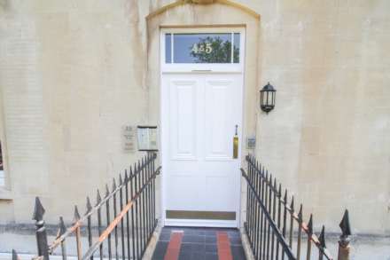 Royal Crescent*Ground Floor Flat*2 Garden Areas*Allocated Parking*, Image 2