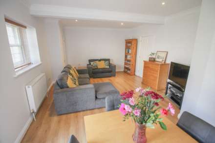 Royal Crescent*Ground Floor Flat*2 Garden Areas*Allocated Parking*, Image 5