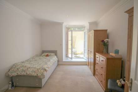 Royal Crescent*Ground Floor Flat*2 Garden Areas*Allocated Parking*, Image 7