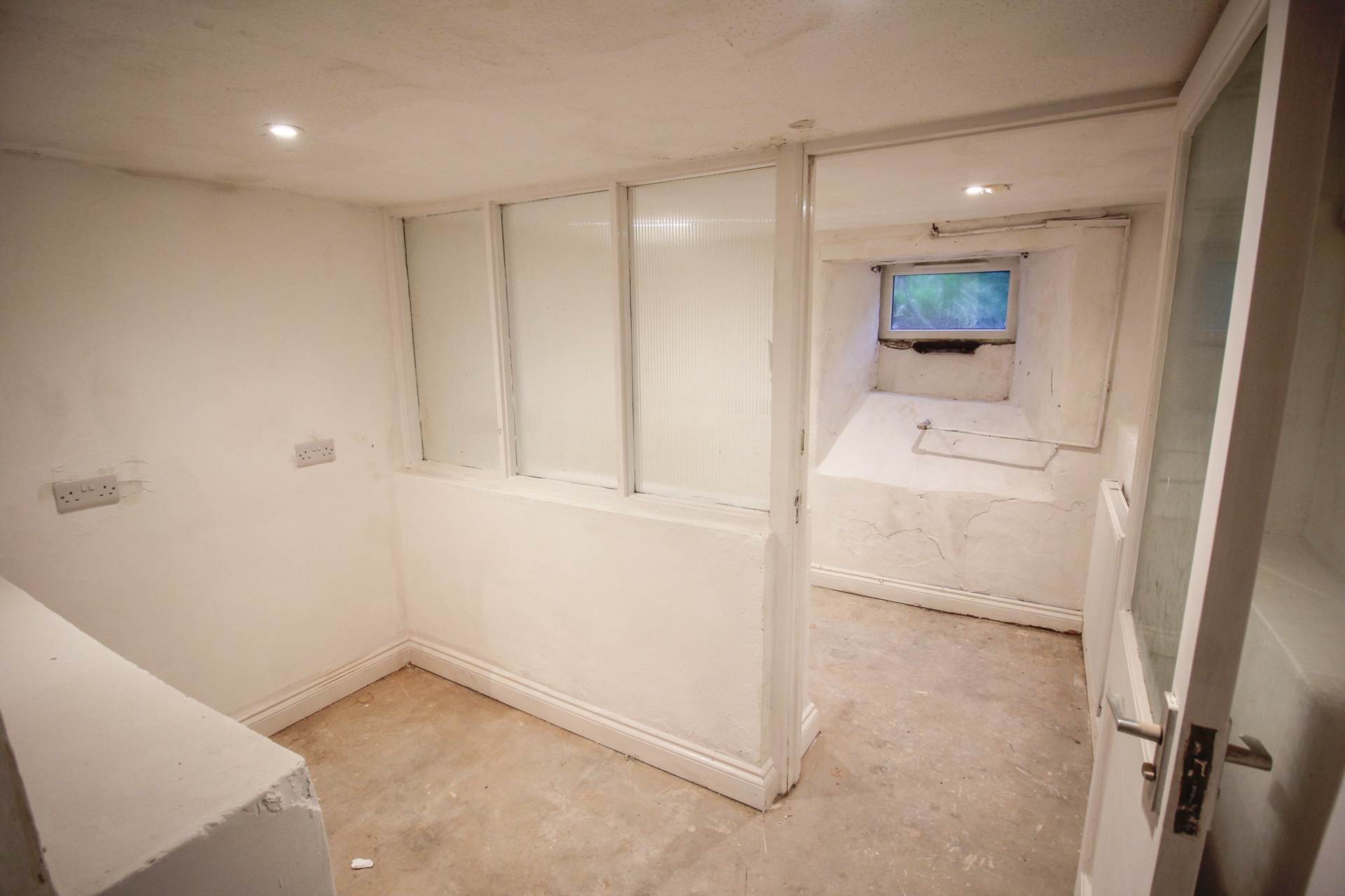 Queens Road**Hillside**Fantastic Investment Opportunity**Over Two Floors**, Image 12