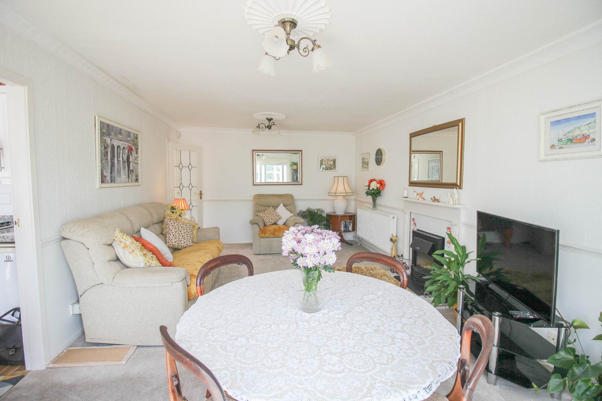 Bleadon Hill**Beautifully Presented Inside & Out**, Image 4