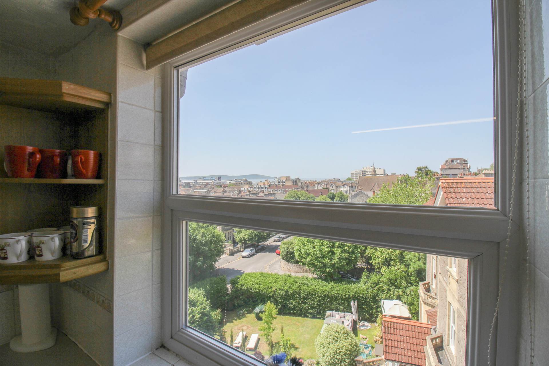 Hillside*Panoramic Views*Very Spacious*Garage/Parking*, Image 7