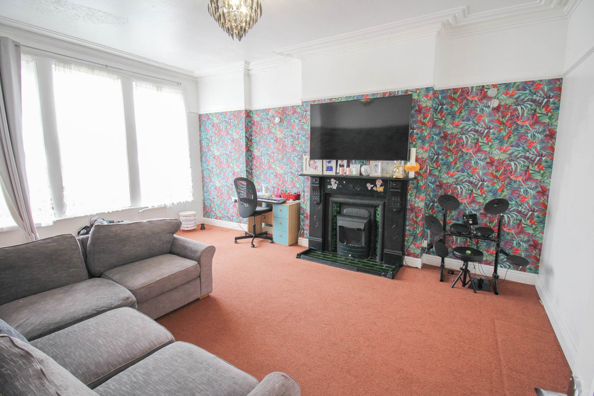 Locking Road*Garage & Workshop*Two Double Bedrooms*Potential to Split*, Image 2