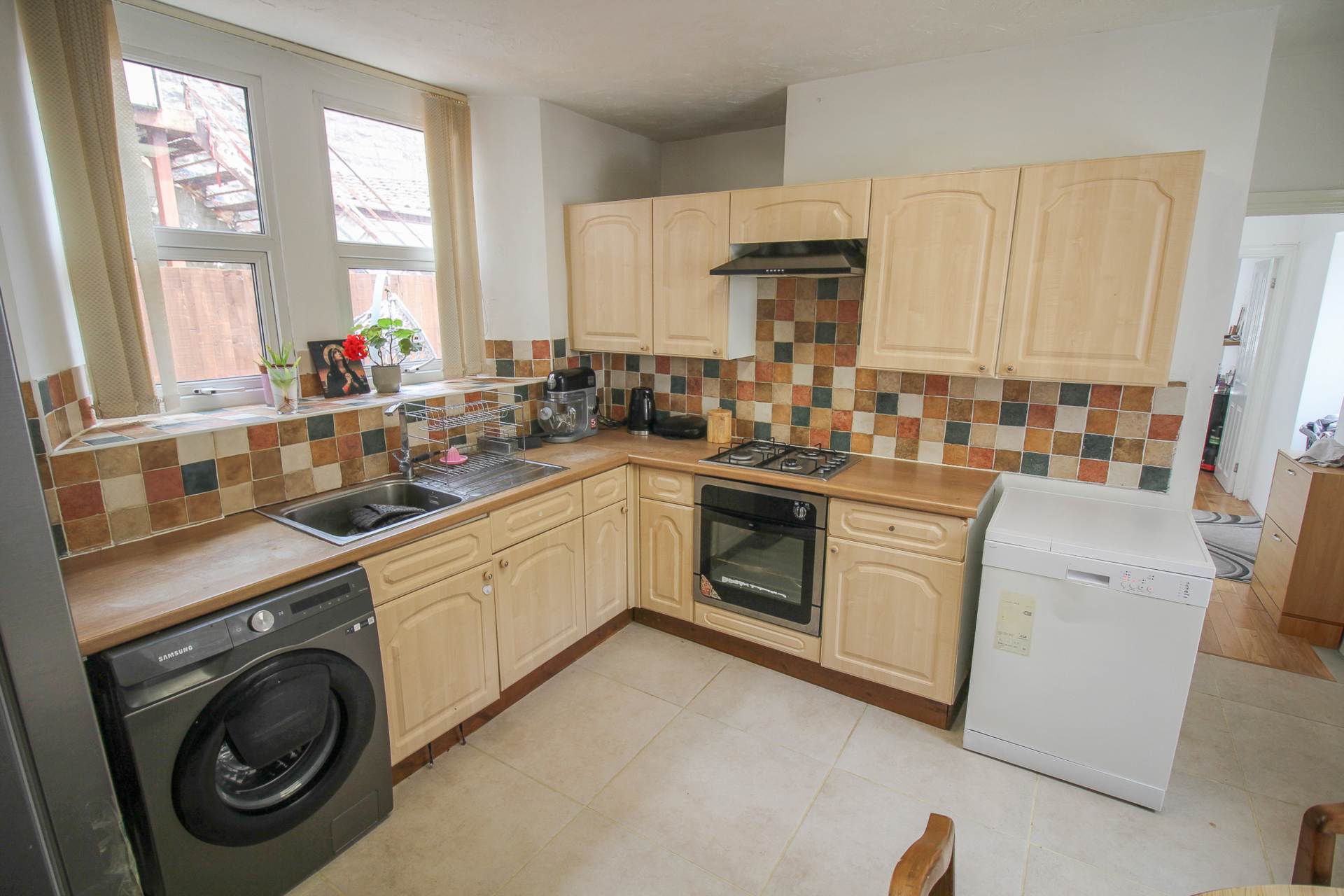 Locking Road*Garage & Workshop*Two Double Bedrooms*Potential to Split*, Image 3
