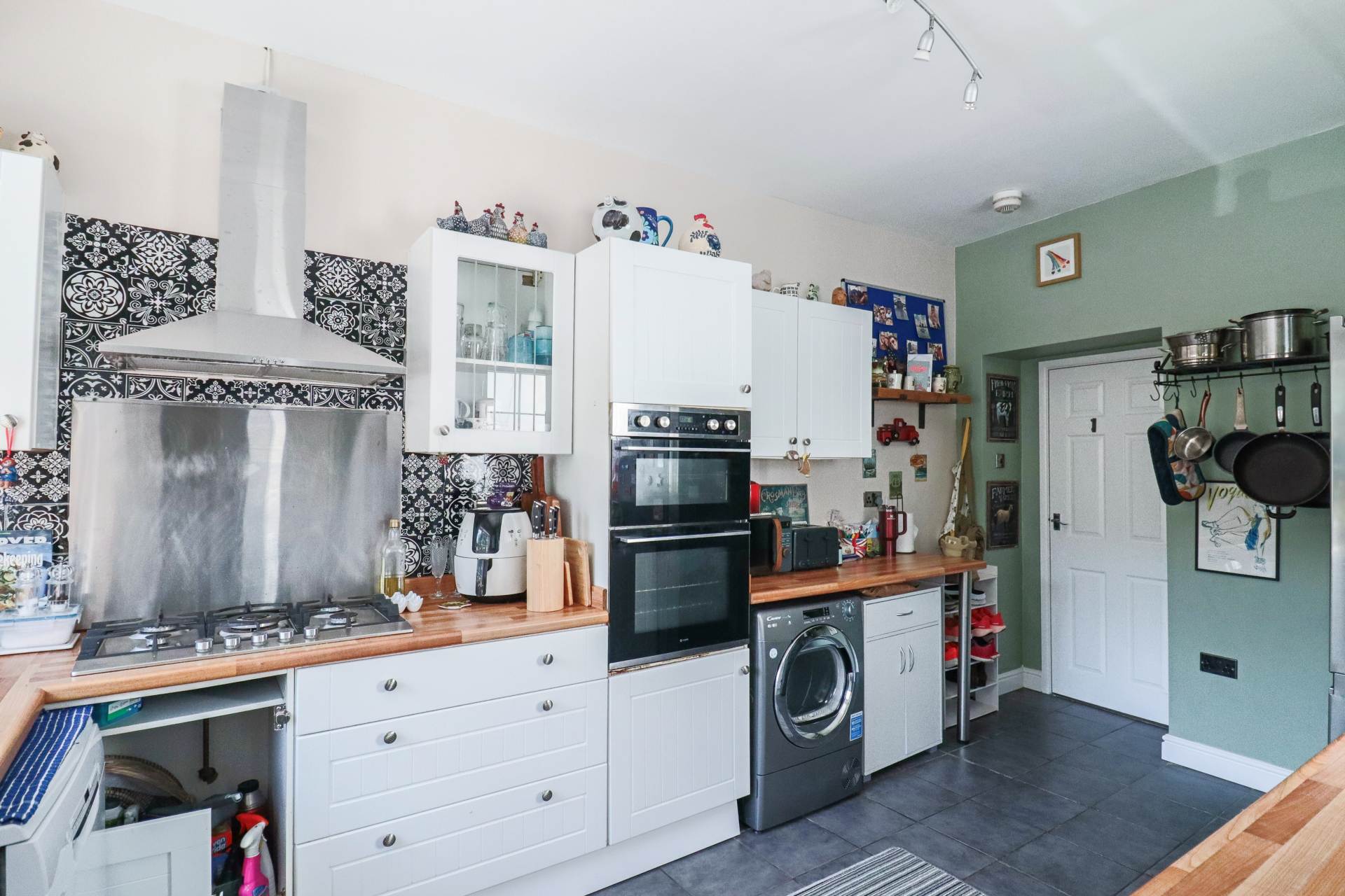Raglan Place, Close To Sea Front - Ground Floor Flat With Own Private Entrance, Image 4