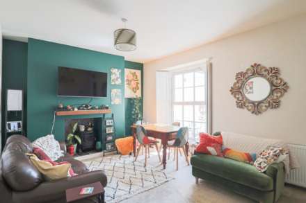 Raglan Place, Close To Sea Front - Ground Floor Flat With Own Private Entrance, Image 7