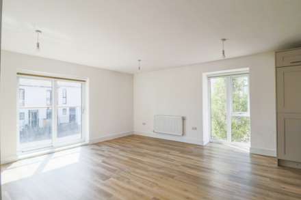Cranwell Road, Locking Parklands, Image 2