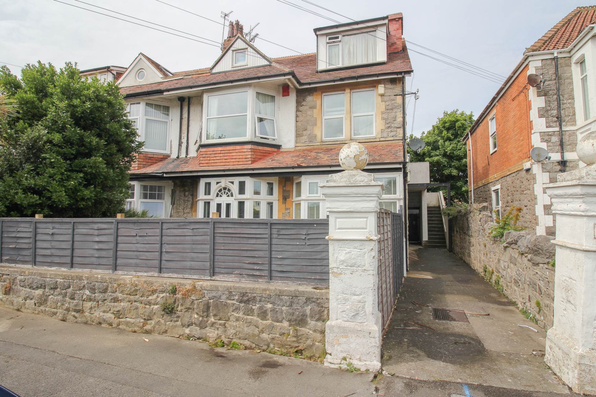 Charlton Road**Fully Refurbished**Garden & Parking**, Image 1