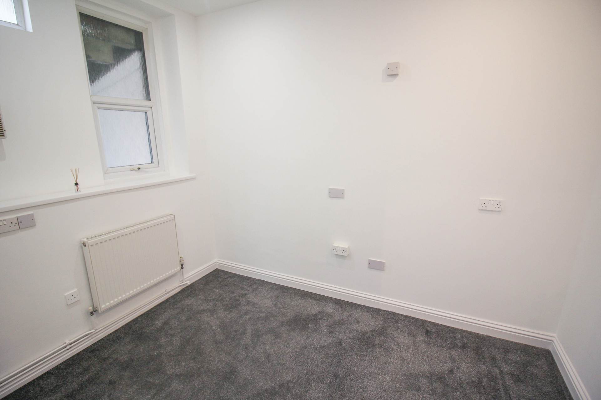 Charlton Road**Fully Refurbished**Garden & Parking**, Image 11