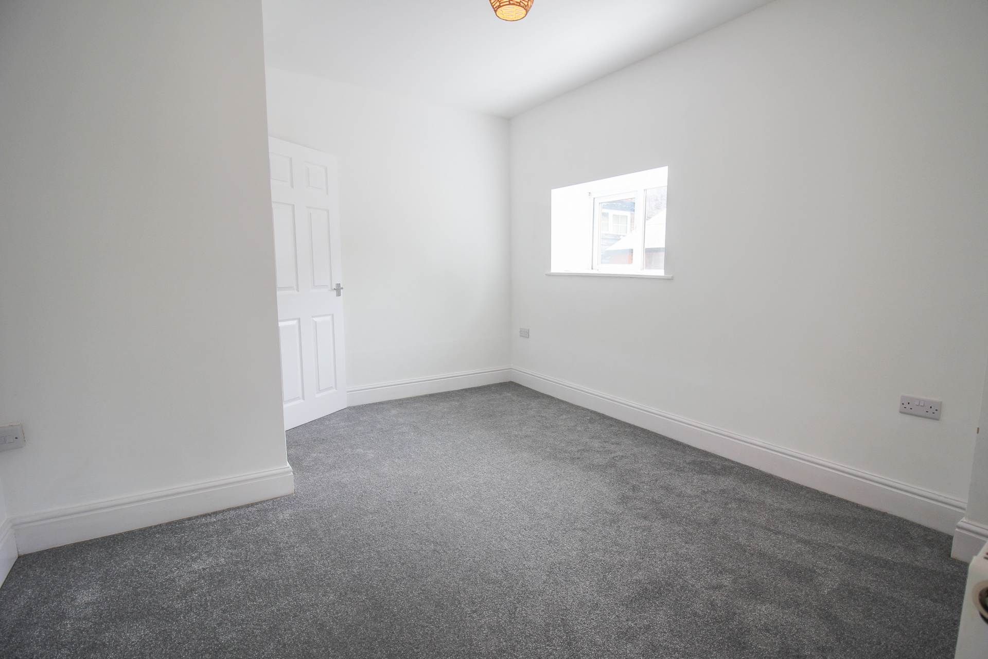 Charlton Road**Fully Refurbished**Garden & Parking**, Image 12