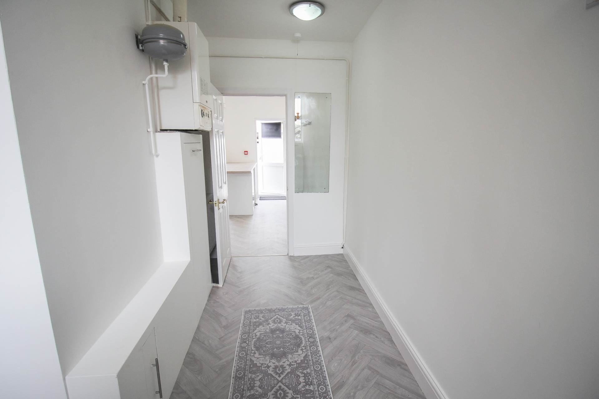 Charlton Road**Fully Refurbished**Garden & Parking**, Image 2