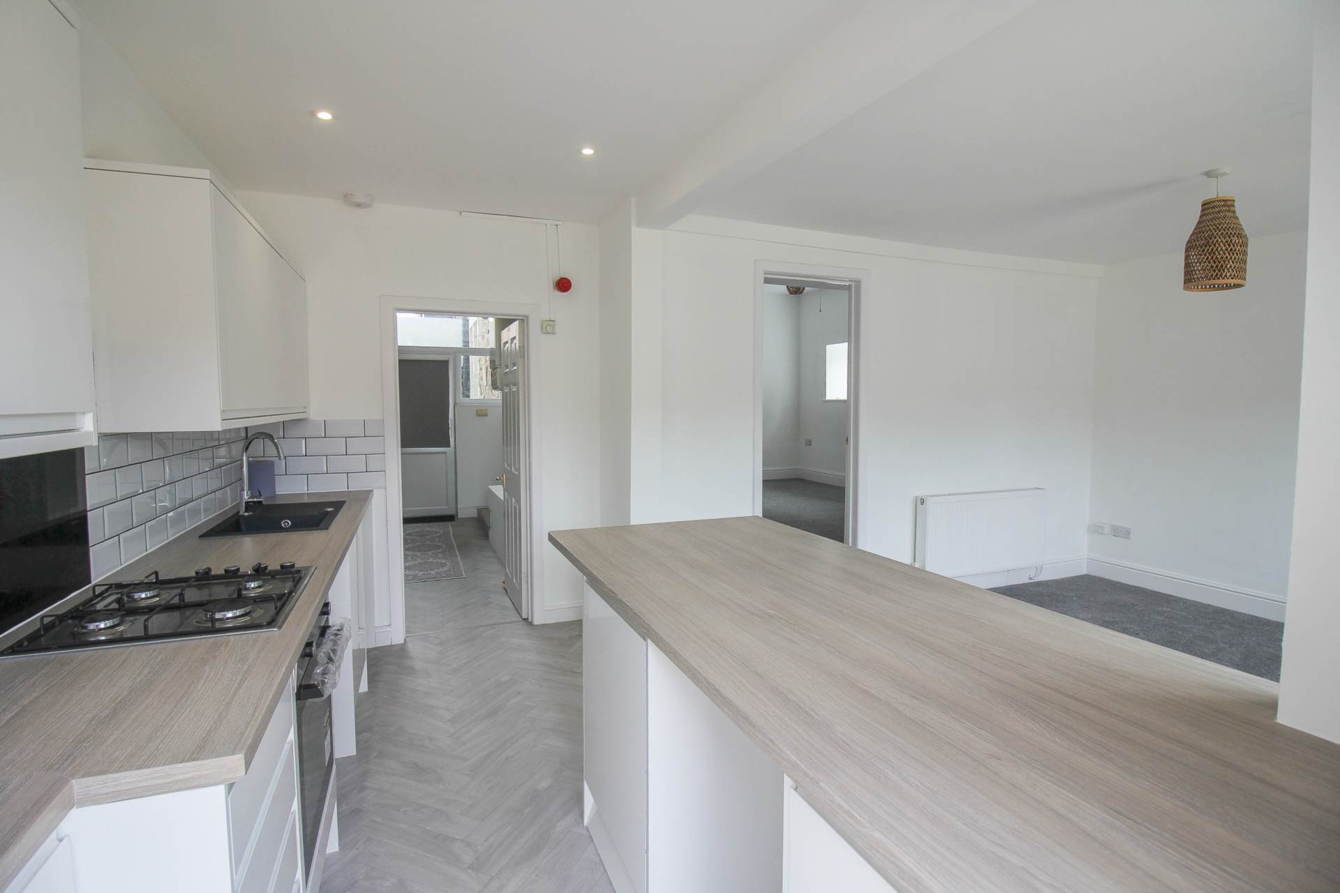 Charlton Road**Fully Refurbished**Garden & Parking**, Image 3