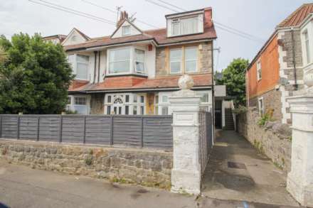 Charlton Road**Fully Refurbished**Garden & Parking**