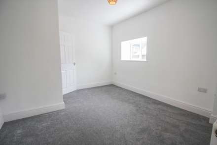 Charlton Road**Fully Refurbished**Garden & Parking**, Image 12