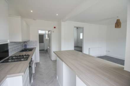 Charlton Road**Fully Refurbished**Garden & Parking**, Image 3