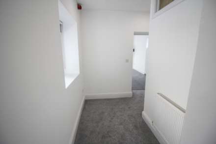 Charlton Road**Fully Refurbished**Garden & Parking**, Image 8